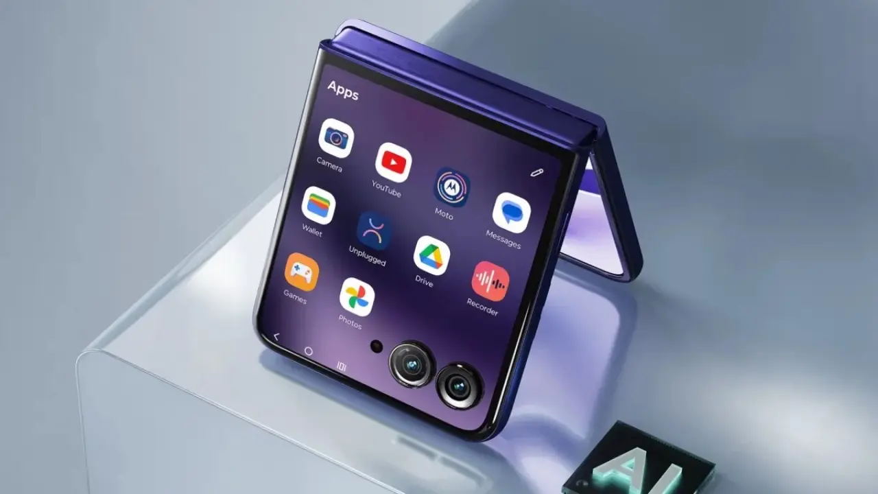 Motorola Razr 70 Ultra Jadi HP Lipat Terbaik, Ini Minusnya